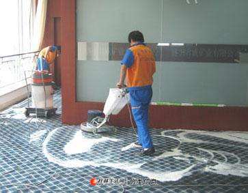 桂林全市专业地毯清洗公司：各种地毯清洗、地毯消毒杀菌除油除渍公司电话