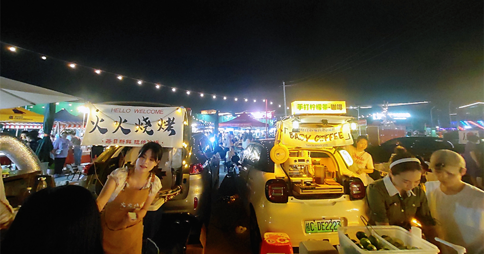 桂林最潮夜市，“車子”也能擺攤