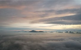 桂林日出塔山云海